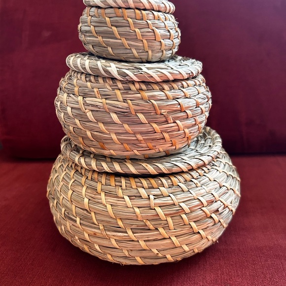 Handwoven Natural Basket Set 3 - Picture 4 of 7
